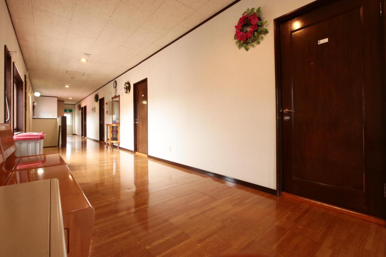 Resort Inn Sakanoshita Fujikawaguchiko Bagian luar foto